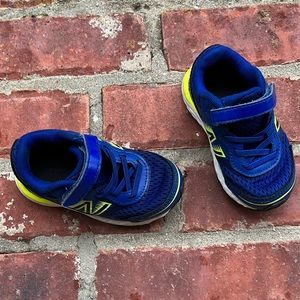 New Balance Toddler Size 4. Tennis Shoe for Boy or Girl. Athletic Sneakers